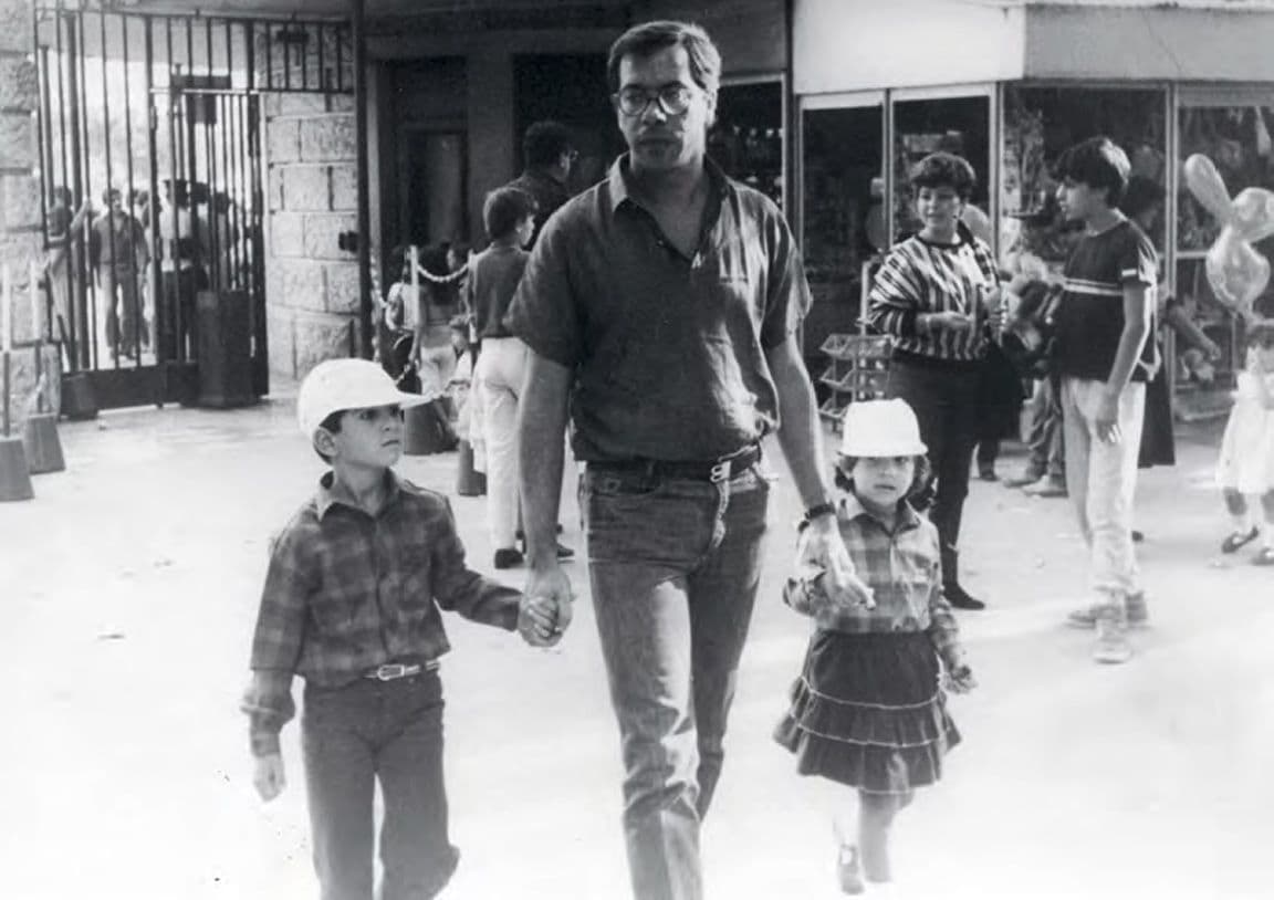 Rita and Rui with their father, João Manuel, on a visit to the Delta factory.